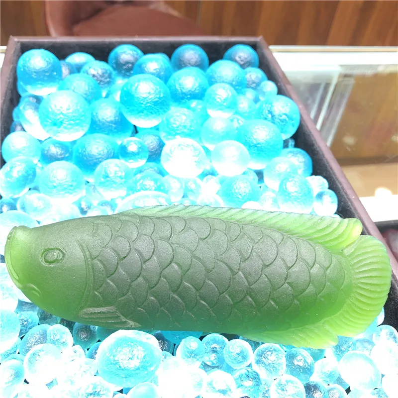 Большой размер зеленый Moldavite Чешский Arowana ручная резка рыба метеорит