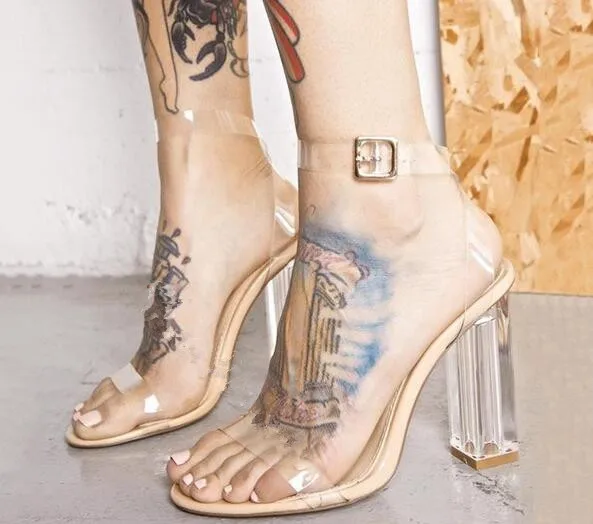 Яркие цвета прозрачные женские сандалии с ремешками обувь для вечеринок на
