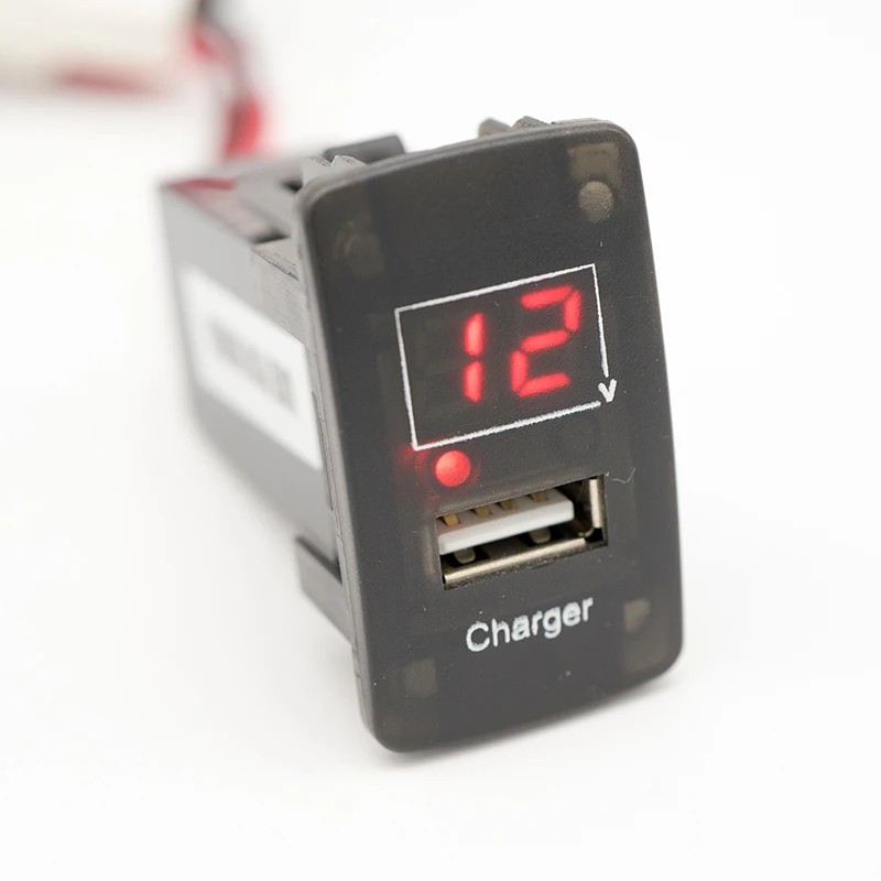 1 шт. автомобильное зарядное устройство USB с вольтметром дисплей 2 А usb порт для