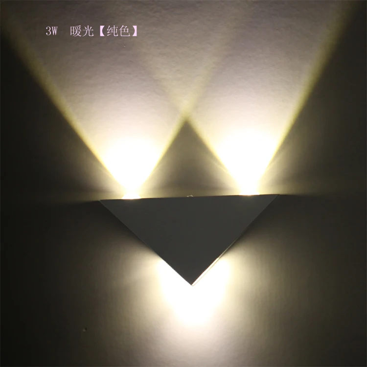Треугольная светодиодная настенная лампа алюминиевая Просвечивающая высокой