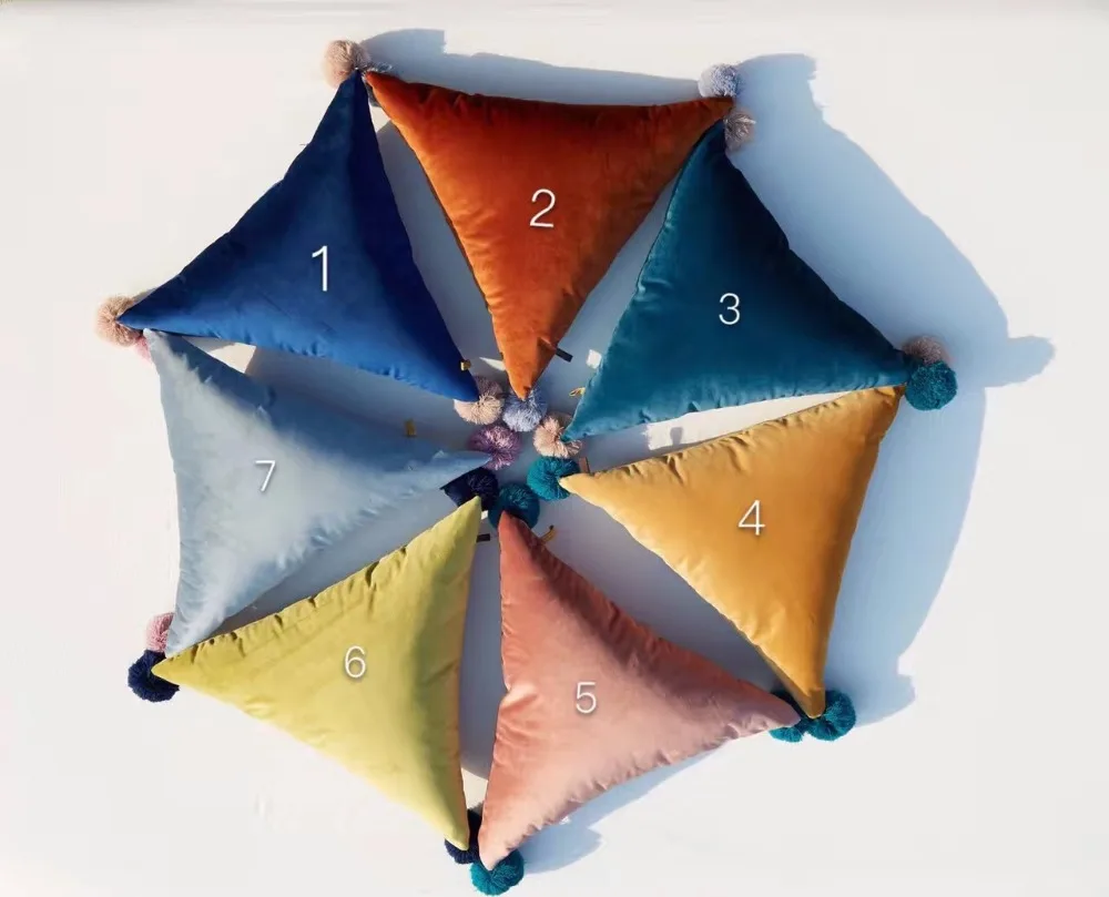 Простая треугольная Подушка с шариками и кисточками 50 см мягкая цветная подушка