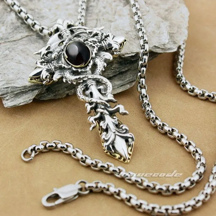 Черная подвеска в виде шпагата дракона из фианита серебряная с твердым камнем