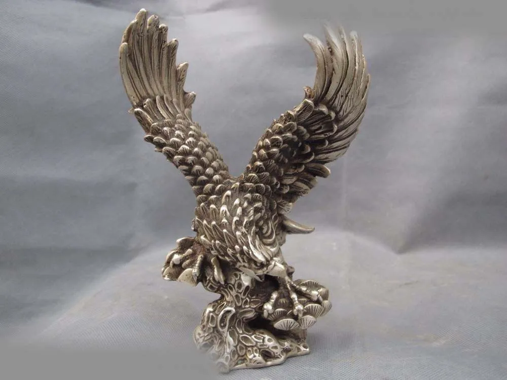 Chinese Folk Refined White Copper Silver Fengshui Beast Raptor Fly Eagle Statue SD 506 | Дом и сад