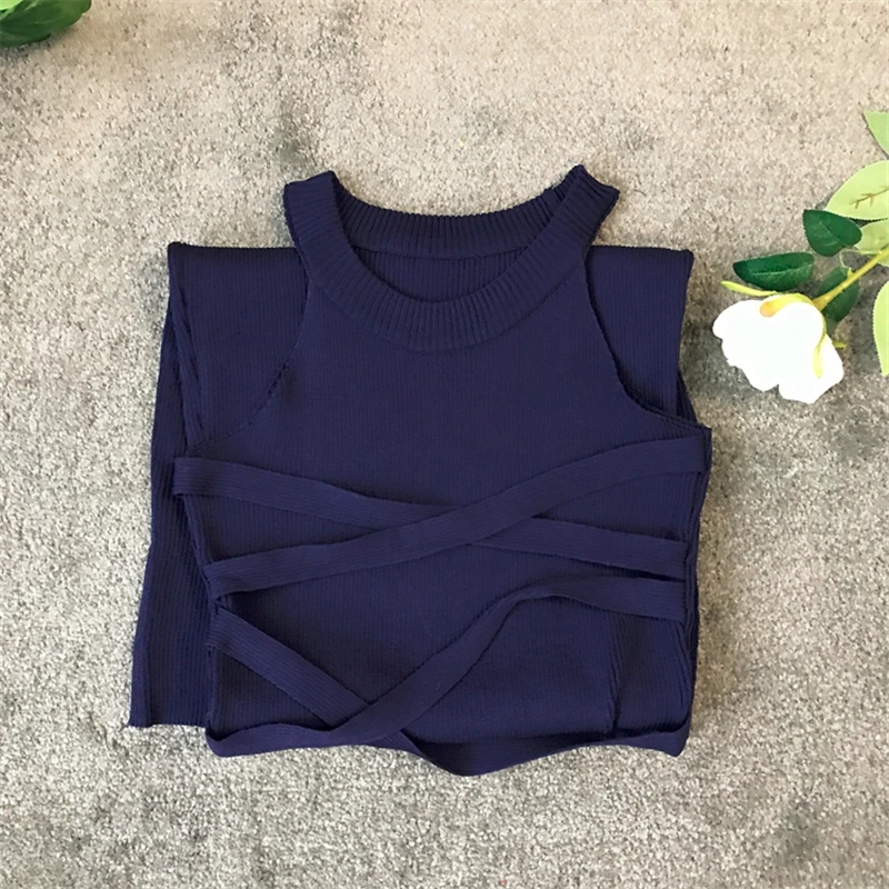 Женское вязаное платье без рукавов элегантное однотонное офисное красного