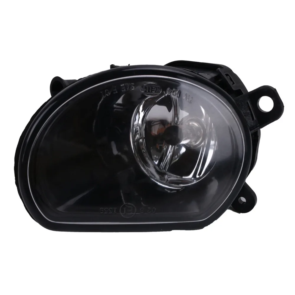 Противотуманные фары с левой стороны переднего бампера противотуманные лампами