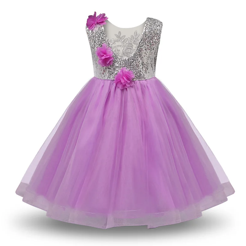 Блестками платье девушки глубокий v-образный вырез на спине с цветочным рисунком