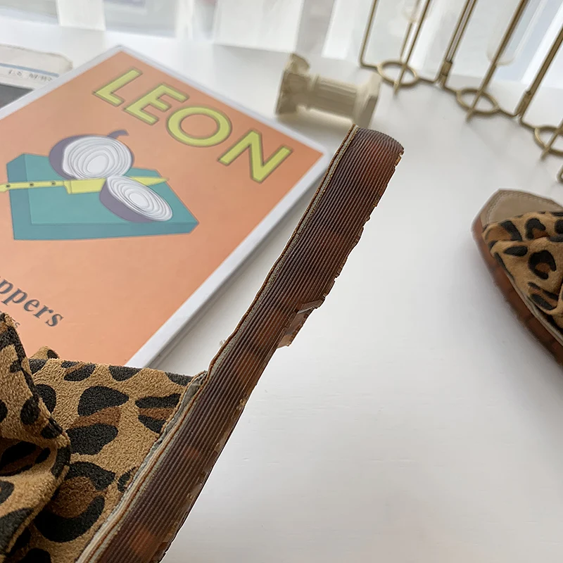 Обувь женские летние пляжные шлепанцы 2019 уличные сандалии с бантиком домашние