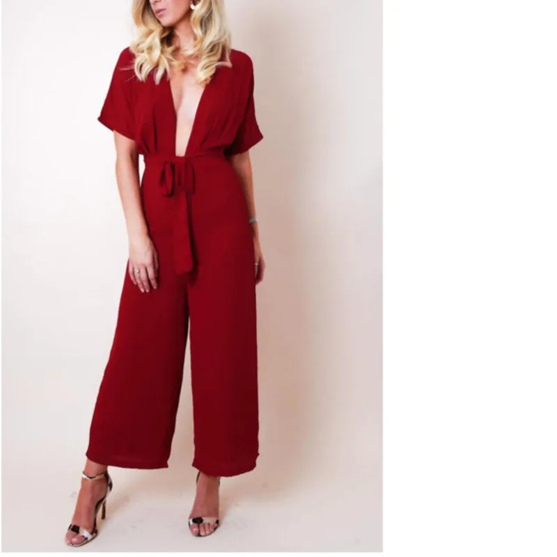 Женский комбинезон с короткими рукавами и глубоким v образным вырезом Облегающий