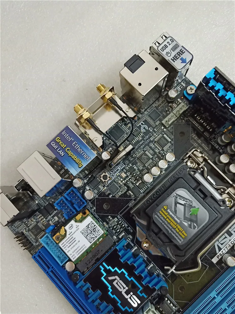 Оригинальная материнская плата P8Z77-I DELUXE 17*17 Mini-ITX LGA1155 DDR3 новая в оригинальной коробке