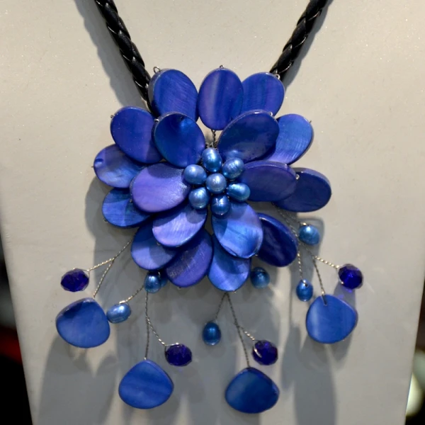 Новое поступление 2017 ожерелье из искусственной кожи с голубыми цветами|flower