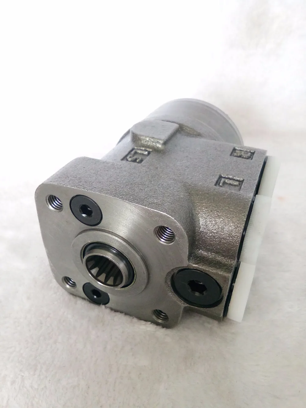 

Hydraulic steering units on oilfield equipment