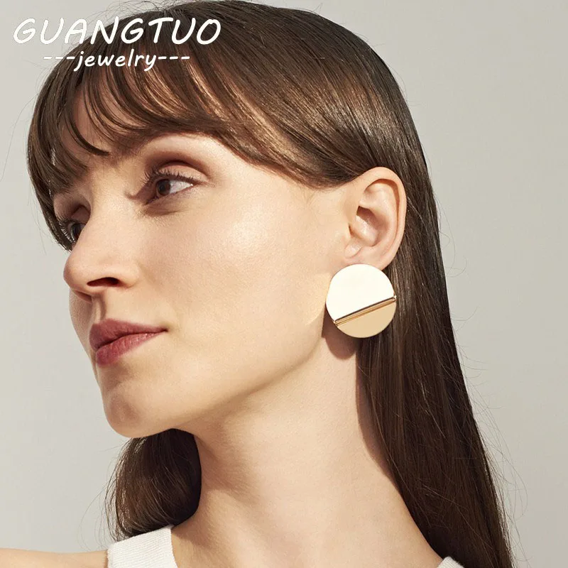 Серьги гвоздики женские круглые глянцевые нестандартной формы