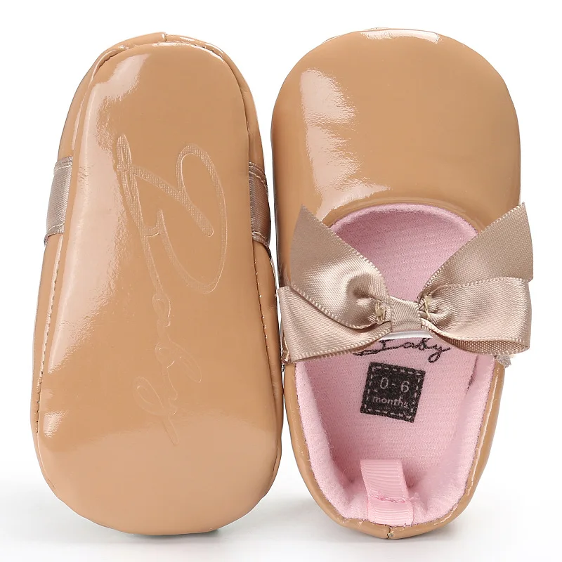 Горячая Распродажа детская обувь для новорожденных из лакированной кожи первых