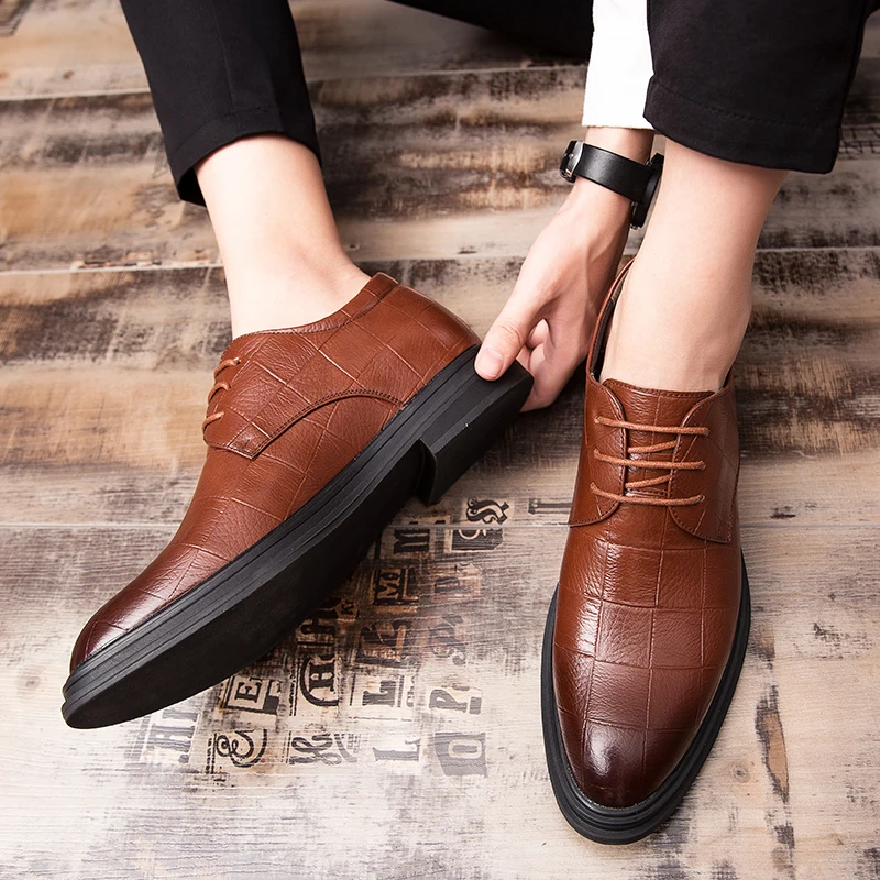 Роскошные Мужские модельные кожаные туфли с перфорацией типа броги визуально