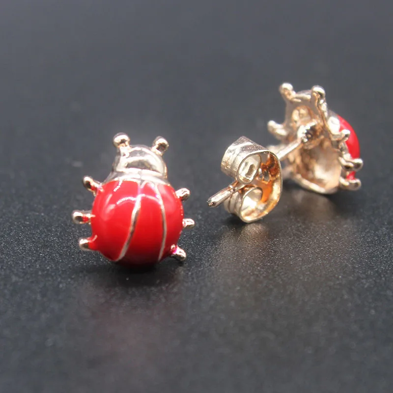 Модные милые эмалевая Божья коровка штифт с насекомым серьги для женщин девочек