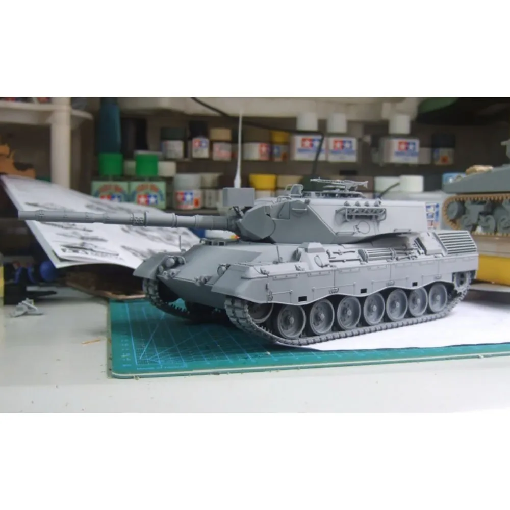 Tamiya 35112 1/35 Западный немецкий танк Леопард A4 Военная сборка модель AFV строительные