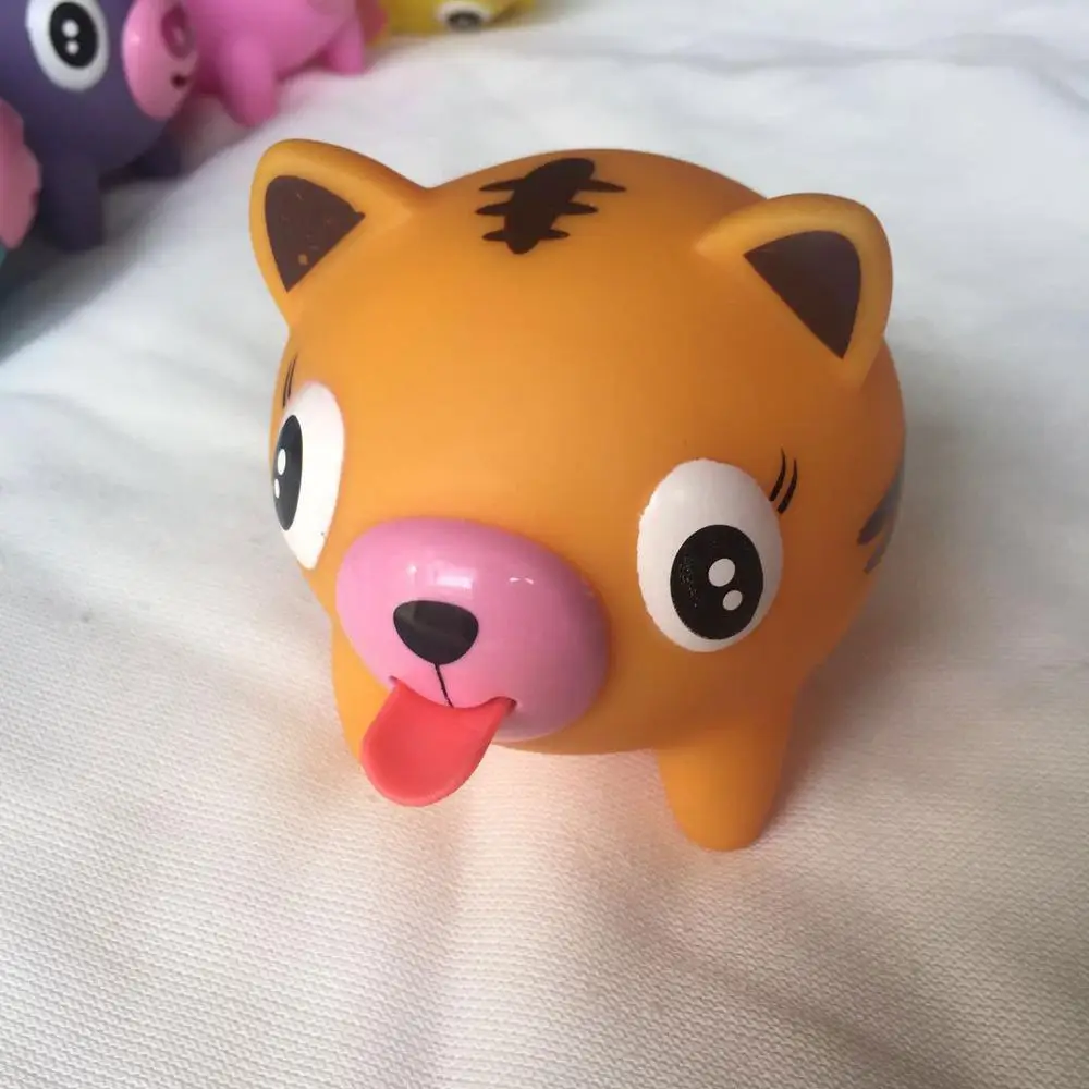 Зажимная игрушка с языком забавная пародия медведя поросенка игрушка милая забавная звуковая игрушка игрушки для снятия стресса животные куклы вентиляционные Детские Игрушки для ванны - Цвет: orange
