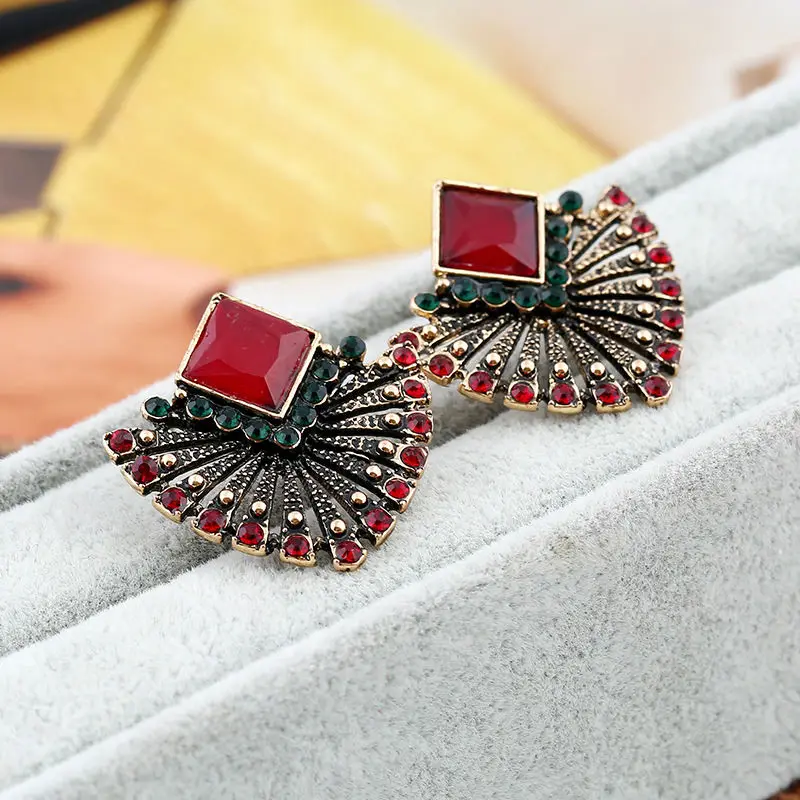 Женские винтажные серьги-гвоздики в форме веера красные и зеленые серьги с