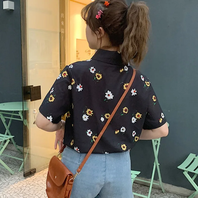 Блузка женская шифоновая с цветочным принтом коротким рукавом и отложным