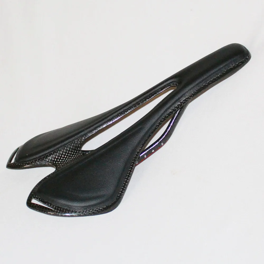 

2017 New full carbon+Leather fiber road / mountain bike saddle seat / cushion / Carbon saddle / saddle / bicycle accessories