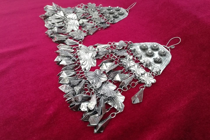 

National style retro earrings Yang Liping style exaggerated earrings handmade Miao silver long fringe earrings