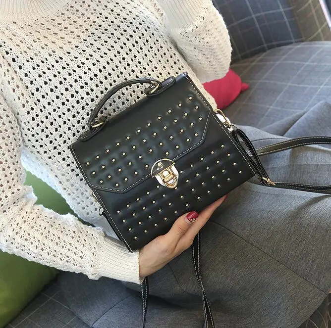 2018 новые летние ретро сумки мессенджеры модные с заклепками из искусственной