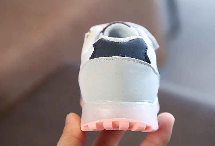 Davidyue/светящиеся Детские кроссовки; обувь для девочек и мальчиков; tenis infantil; Светящиеся кроссовки; Светодиодный светильник; Детские повседневные лоферы; zapatillas