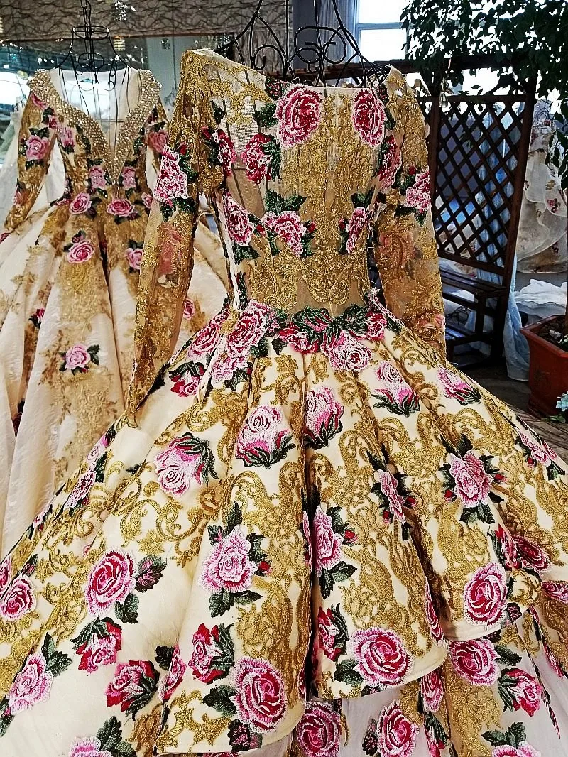 Свадебное платье с открытыми плечами и длинным рукавом 2018 скромное 3D цветочное