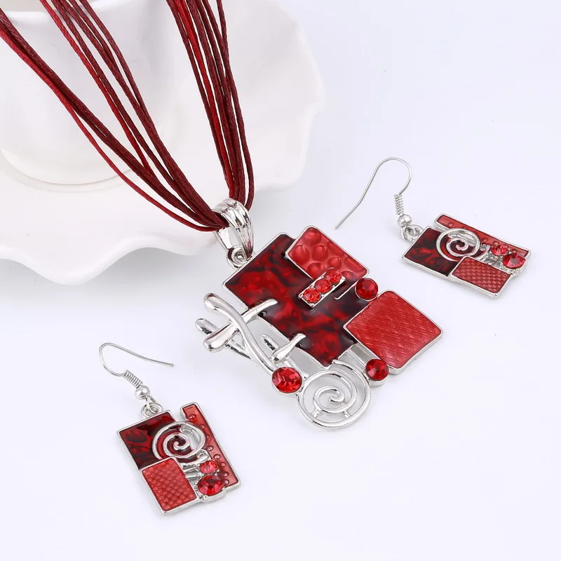 Комплект из колье и серёг с эмалью | Украшения аксессуары