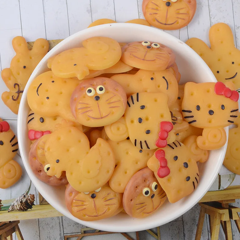 

100pcs/lot Imitation Lovely Resin Cartoon Animal Biscuit Flatback Cabochon For Food Art Supply DIY Decoration Craft Accessary