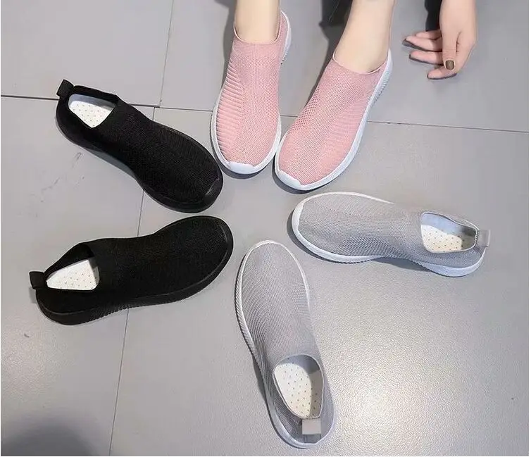 Женские кроссовки для бега ONKE Бежевые без застежки на плоской подошве