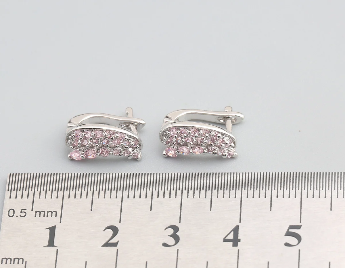 Серьги женские бескратные розовые 2*2 мм | Украшения и аксессуары