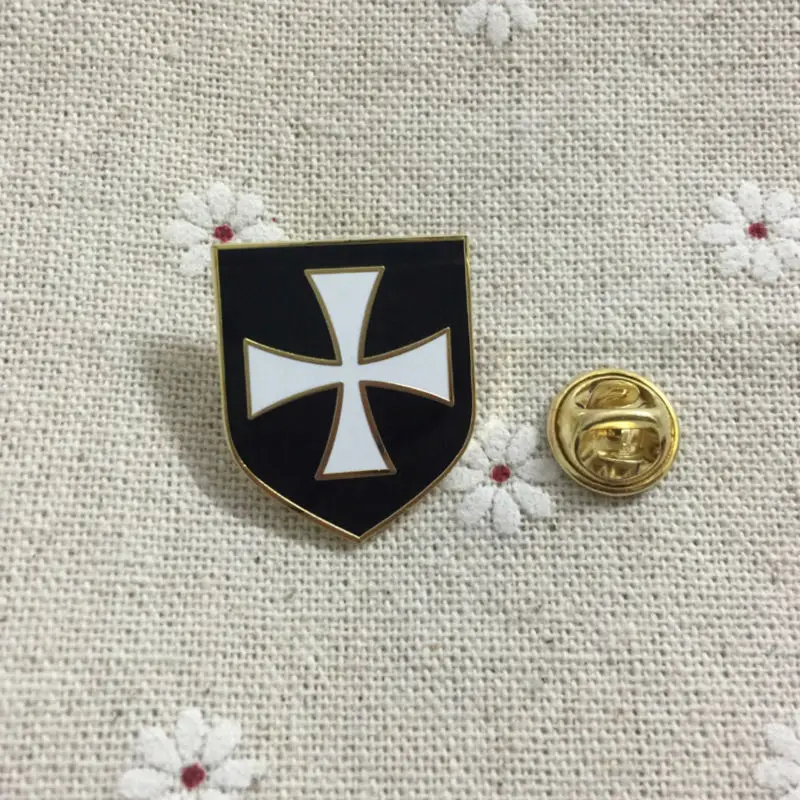 

Hot Sale White Cross Black Shield Christian Army Crusader Knights Templar Freemason Enamel Badges Masonic Lapel Pin and Brooches
