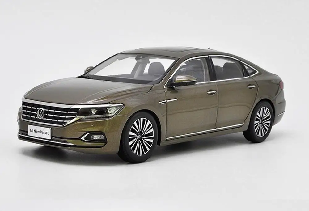 

1/18 Scale VW Volkswagen New Passat 2019 Gold DieCast Car Model Toy Collection