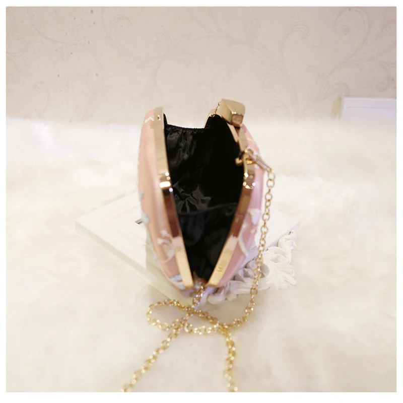 Роскошные сумки в руку женские дизайнерские вечерние с вышитыми цветами сумочки