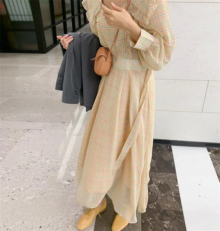 Шикарное клетчатое плиссированное платье с квадратным воротником и длинными