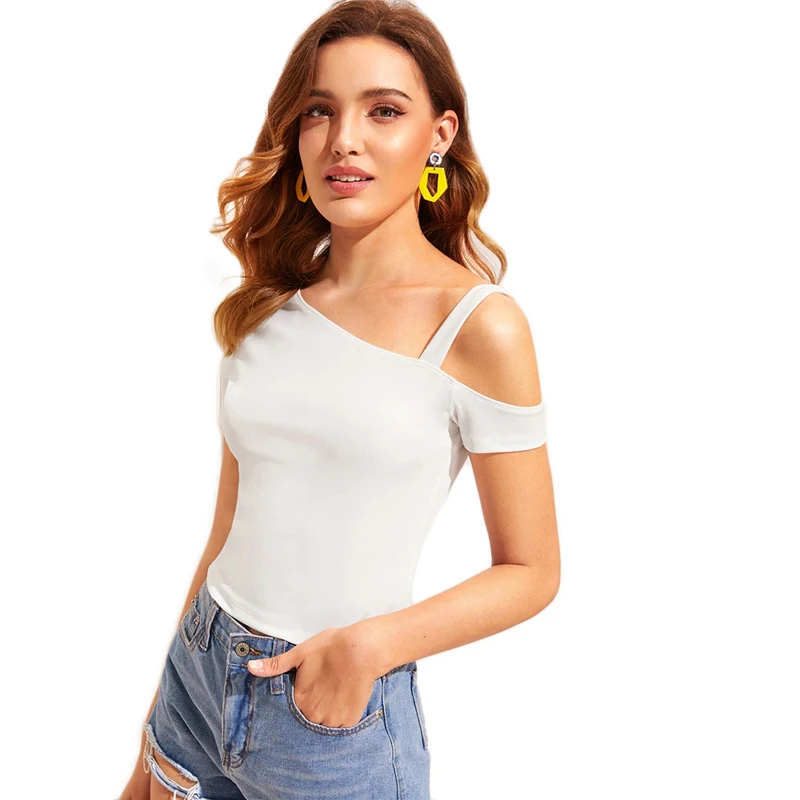 SHEIN, асимметричный однотонный топ с вырезом,, белая женская одежда с открытыми плечами, летняя футболка с коротким рукавом, облегающая футболка