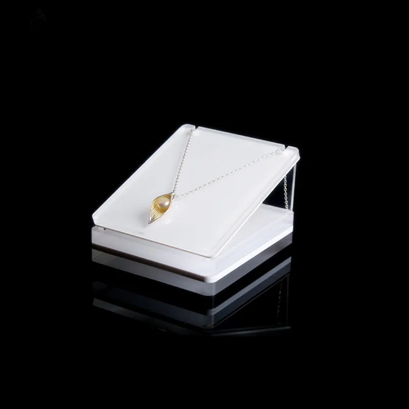 

Chain Necklace Jewellery Display Stand Holder White Chain Showcase Acrylic Jewelry Holder