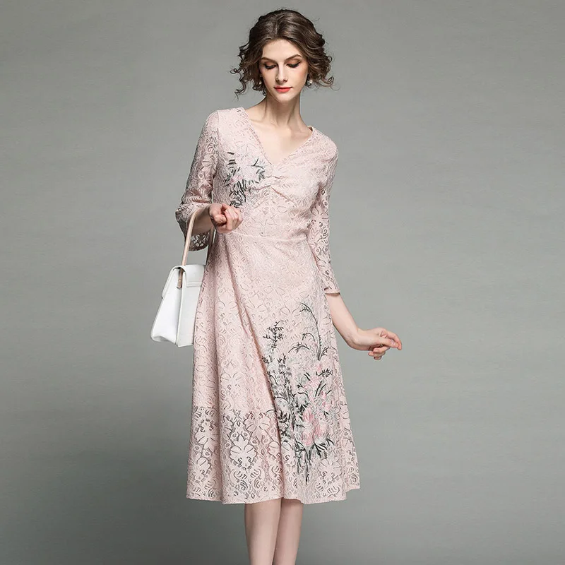 Повседневное для женщин кружево платье с вышивкой 2019 Летняя мода Глубокий V