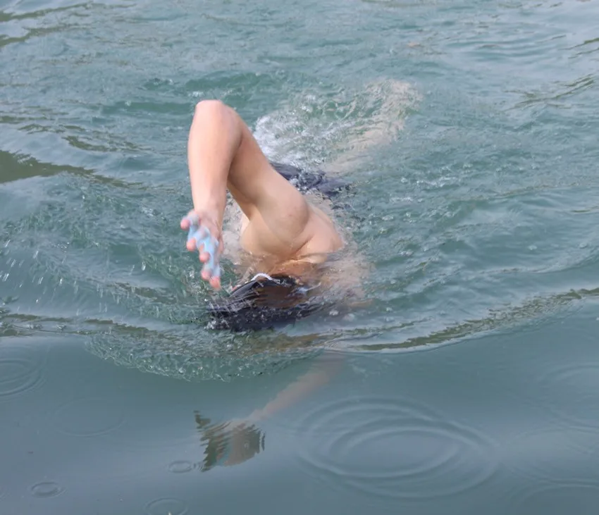 Высокое качество Силиконовые рук Ласты и перепонки ласты Плавание ладони