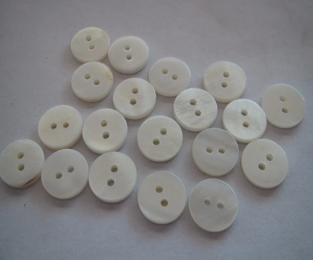 Блузка на 2 кнопках с двумя отверстиями 13 мм | Дом и сад