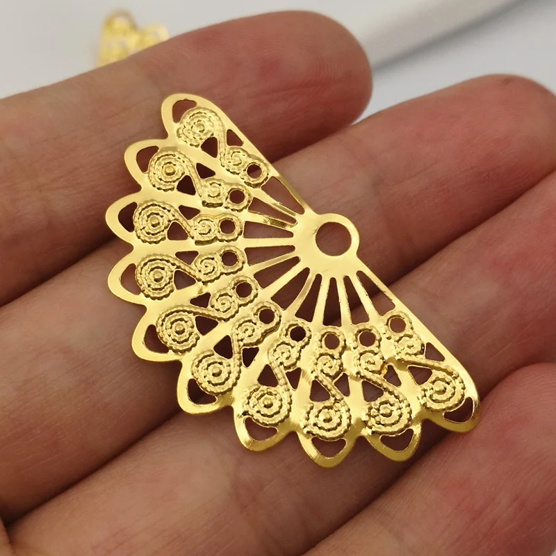 

200 Pieces DIY Jewelry Accessories 21*37mm Mix Colors Metal Fan-shaped Filigree Flowers Slice Charms Spacers Setting