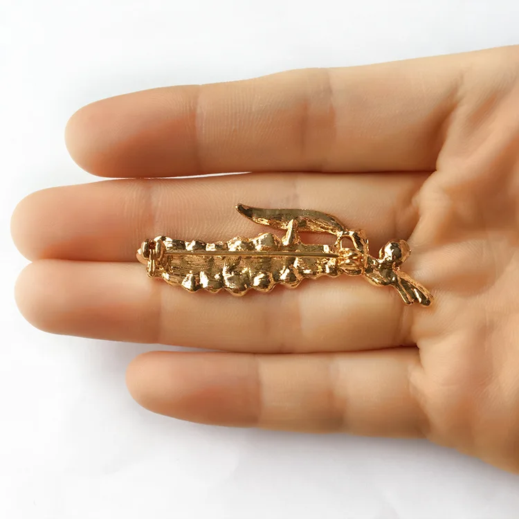 Корейская бижутерия темпераментная брошь в виде листьев стразы Западная сборка