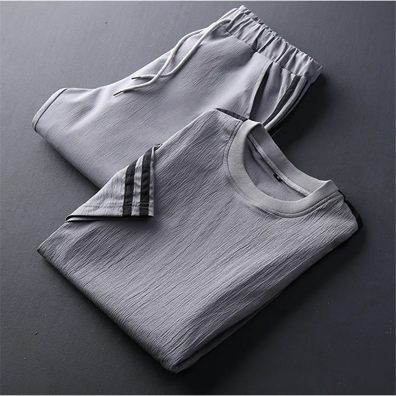 

Vogue Nice 2PCS Vogue New Short Sleeve Shorts Set Men Casual Loose Men Shorts T-shirt Fashion Beach Wear