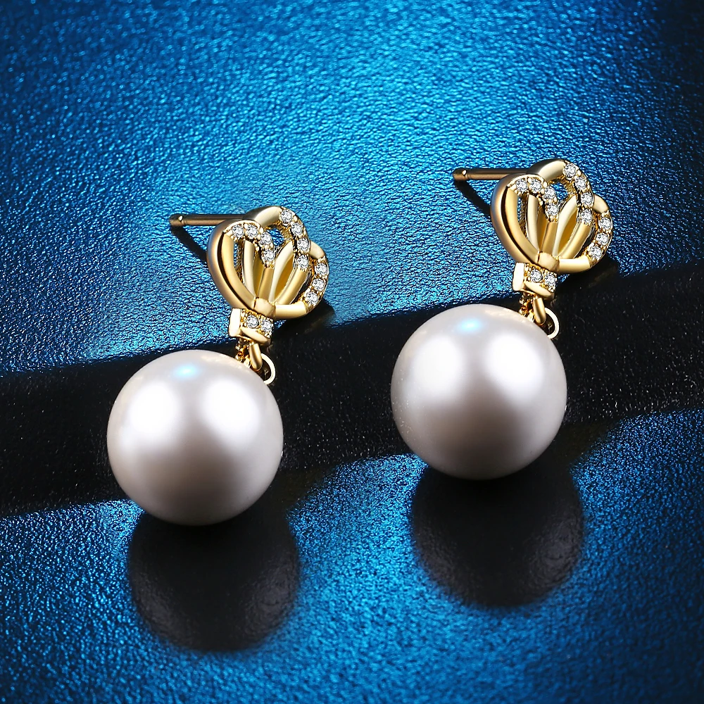 Wholesale fashion style sterling silver jewelry yellow gold plated crown shaped stud earrings for women with pearl and cz stone | Украшения