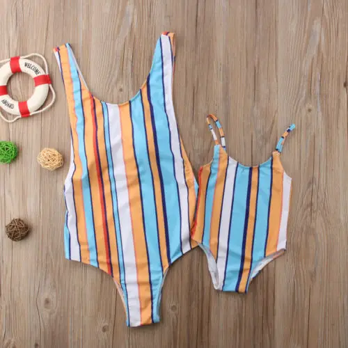 Одинаковые купальники в полоску для всей семьи купальный костюм мамы и дочки