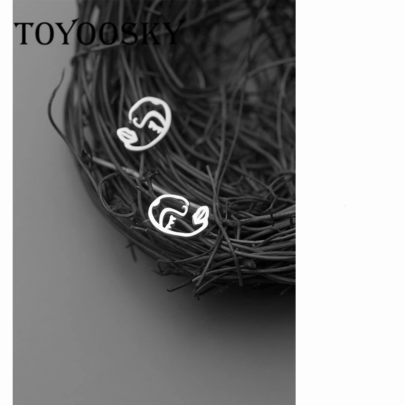 

Newest 2019 Hollow Face Stud Earrings Unique Design Girls 925 Sterling Silver Ear Jewelry 8223