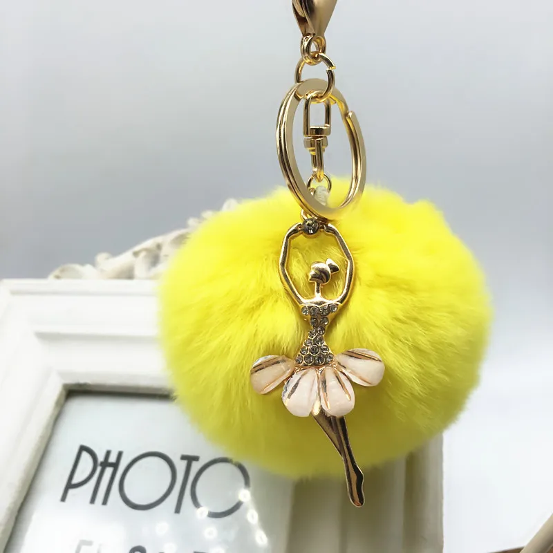 Подвеска для ключей с изображением танцевальной девушки 8 см помпон из меха