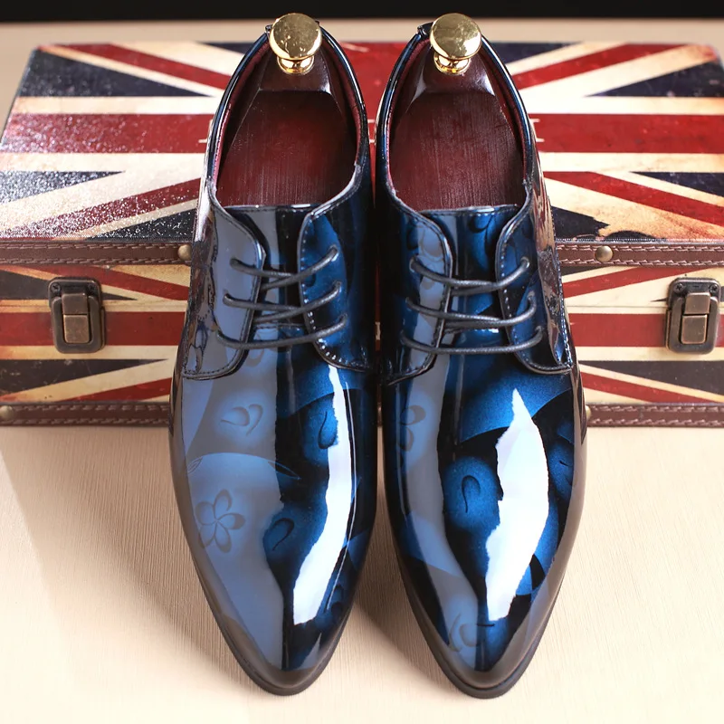 

SPORTS British Men Shoes Dress Vogue Large Yards Leather Shoes For Men Top Formal Banquet Leather Shoes Danc Male Flat Sneaker