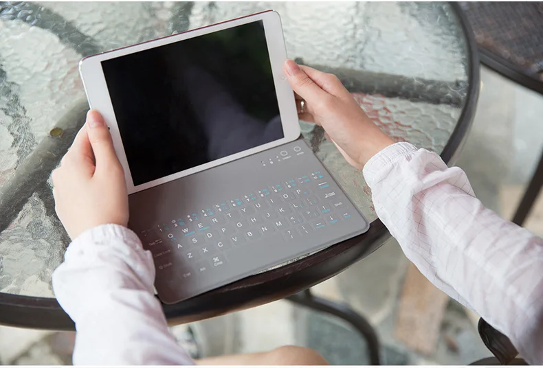 Ультратонкий чехол с беспроводной bluetooth клавиатурой водонепроницаемая